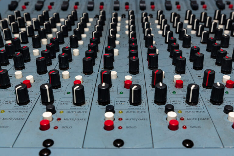 Oram BEQ 24 Console
